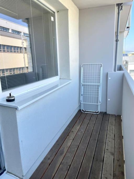 Krasny Utulny Byt S Balkonom A Parkovanim! Bratislava Exterior photo