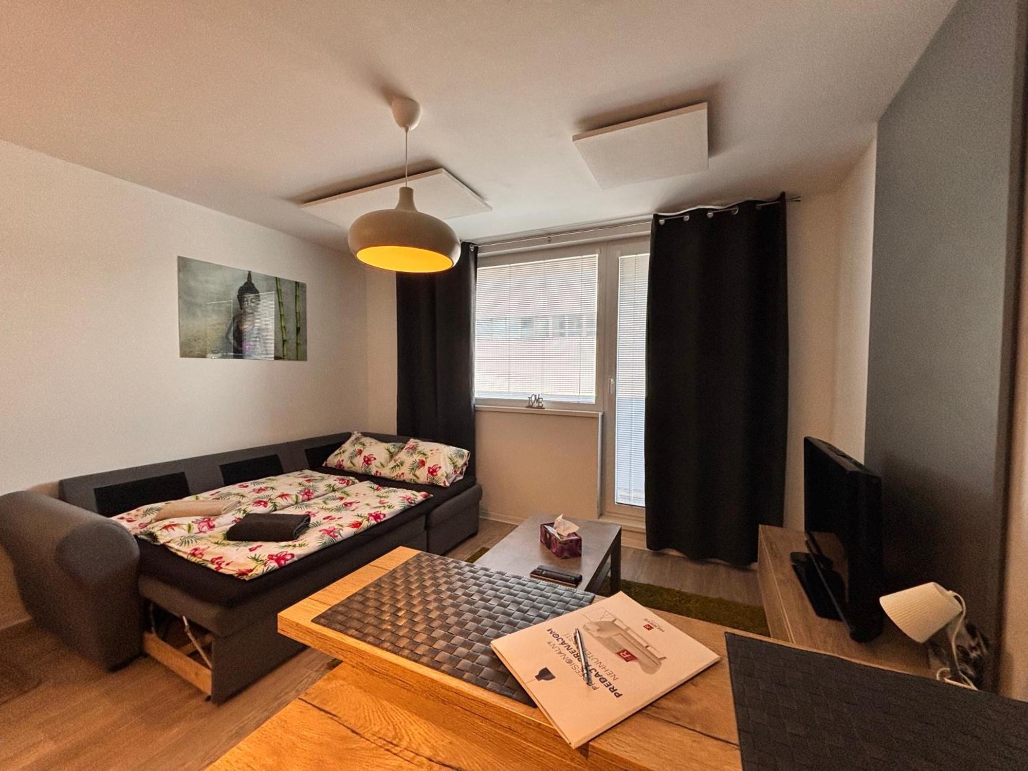 Krasny Utulny Byt S Balkonom A Parkovanim! Bratislava Exterior photo